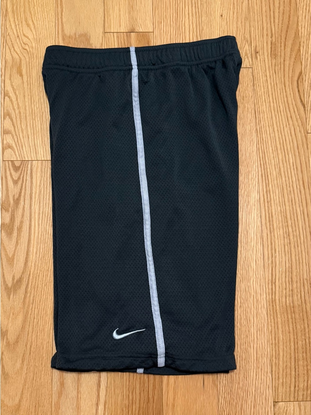 Nike athletic shorts with stripe gray size 18